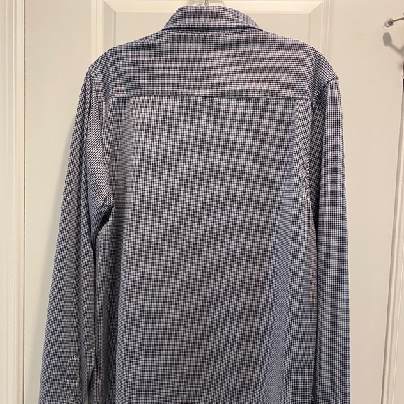 Travis Mathew Dress Button-Down, Sz Med - Picture 4 of 4